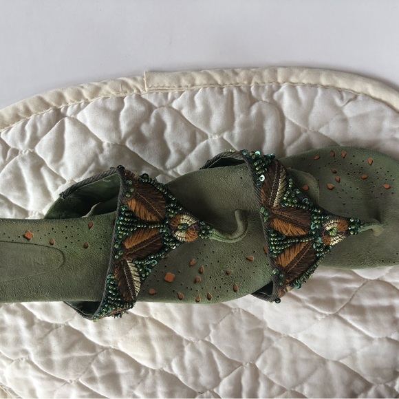 Unique suede sandals with bead trim - Picture 6 of 6